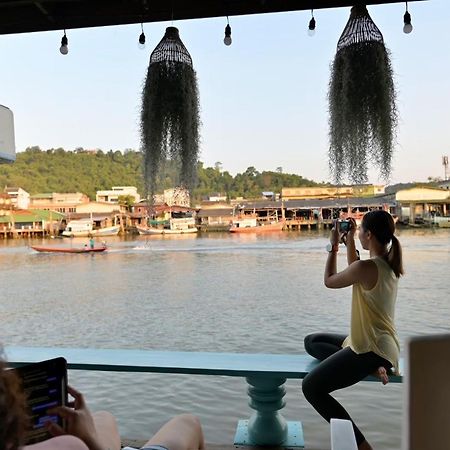 Rub Lom Chom Klong Homestay Чумфон Екстериор снимка