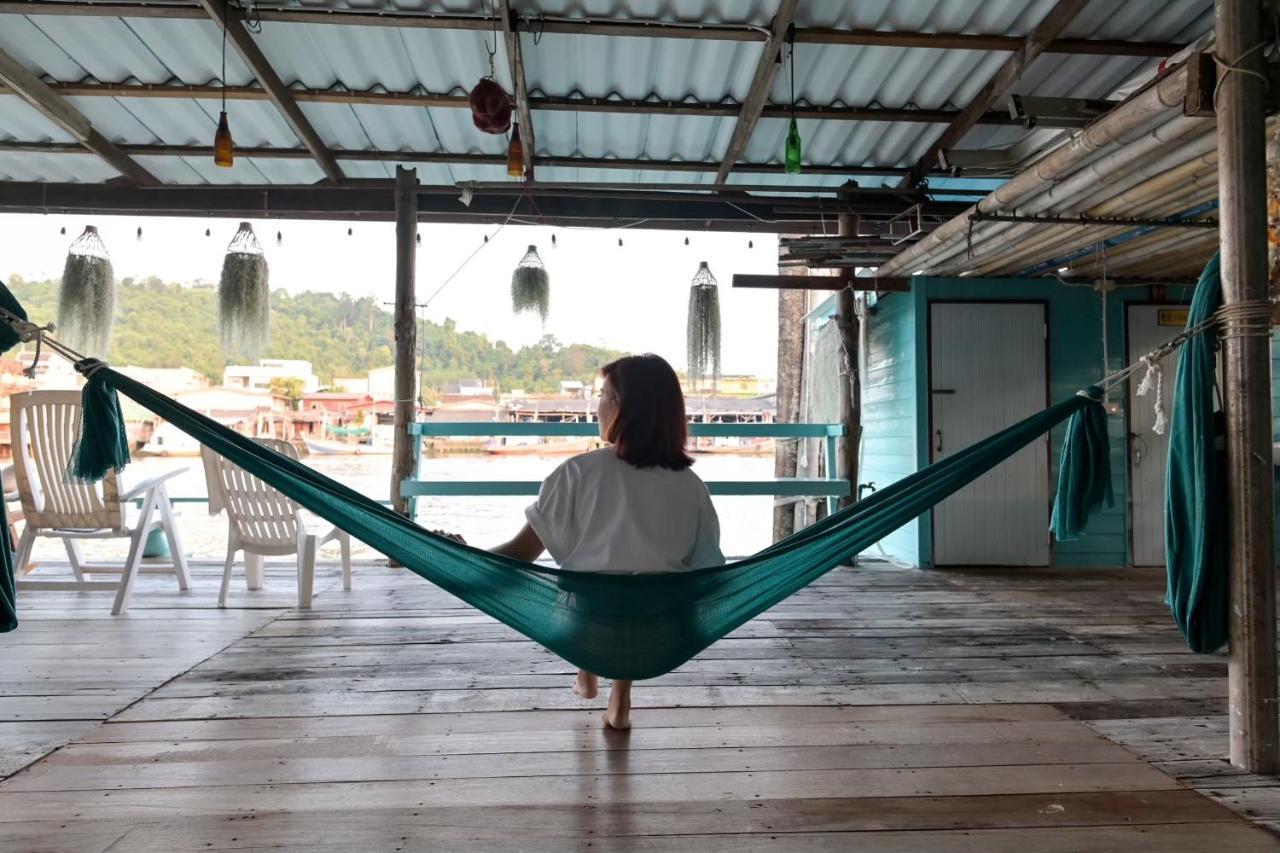 Rub Lom Chom Klong Homestay Чумфон Екстериор снимка