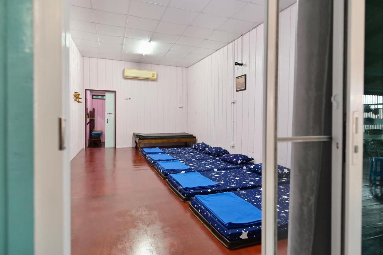 Rub Lom Chom Klong Homestay Чумфон Екстериор снимка