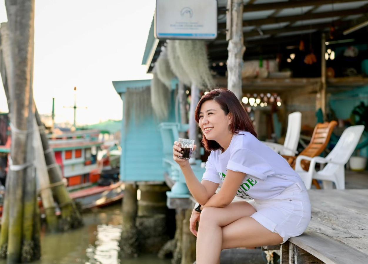 Rub Lom Chom Klong Homestay Чумфон Екстериор снимка