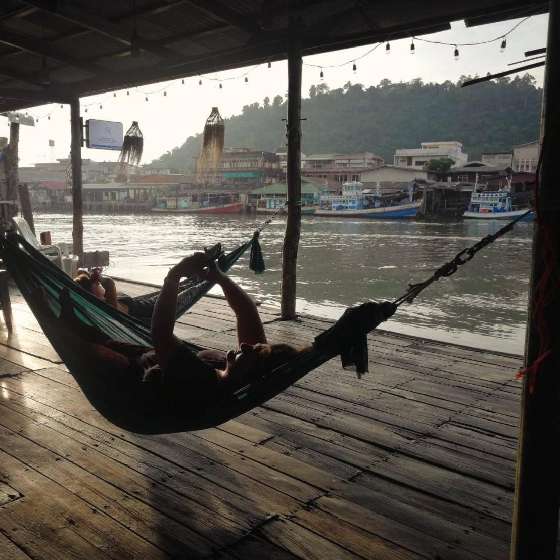 Rub Lom Chom Klong Homestay Чумфон Екстериор снимка