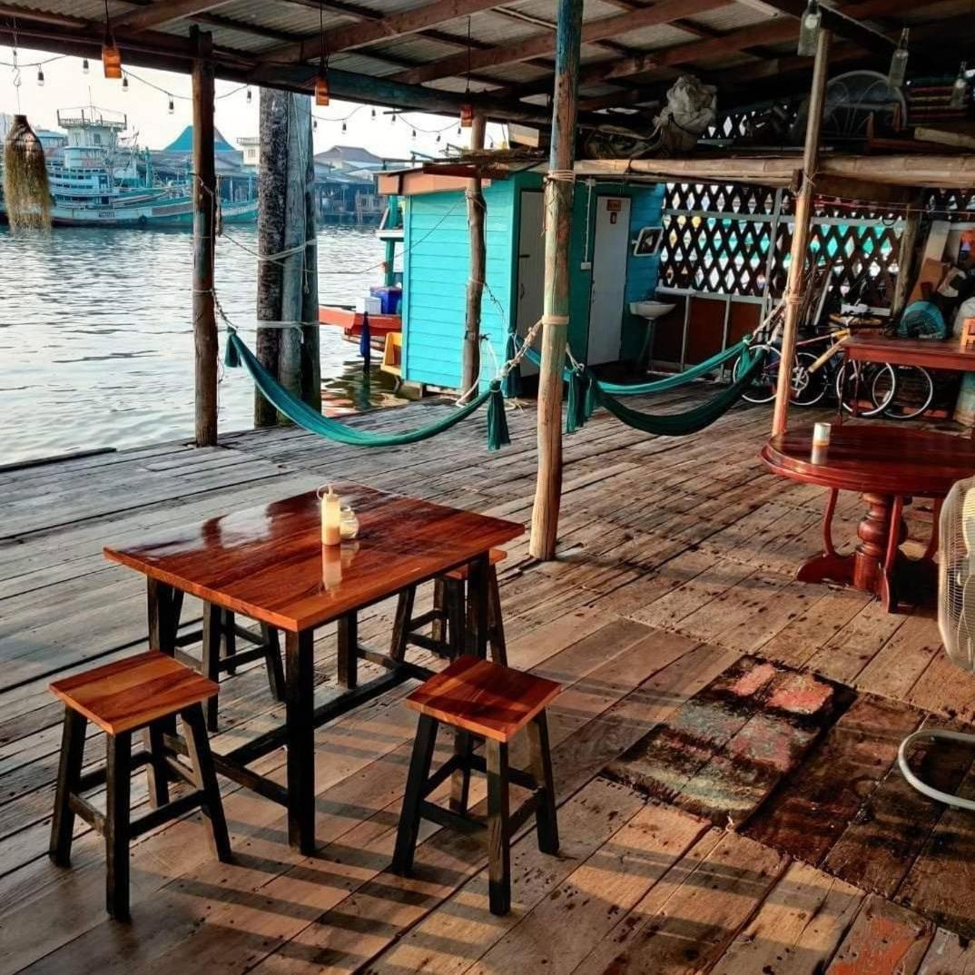 Rub Lom Chom Klong Homestay Чумфон Екстериор снимка