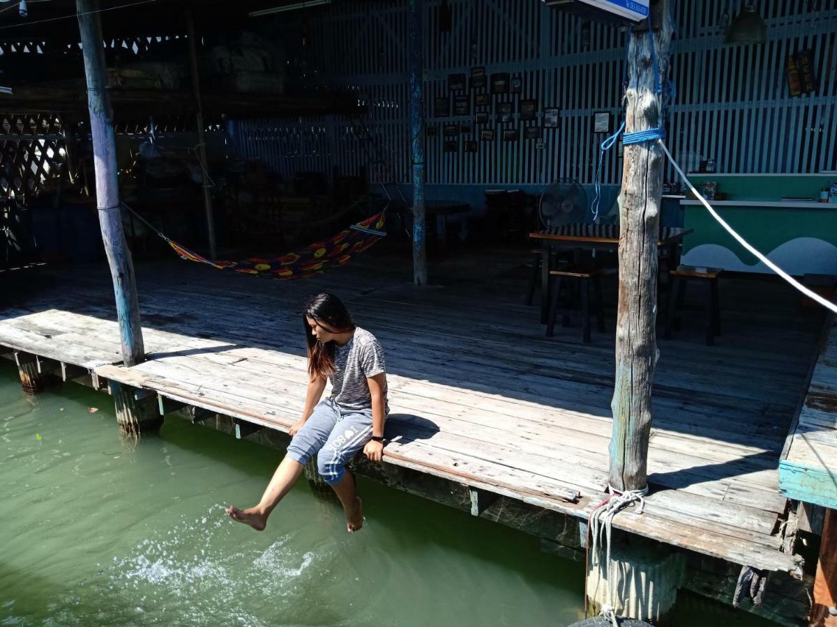 Rub Lom Chom Klong Homestay Чумфон Екстериор снимка