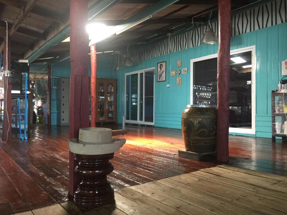 Rub Lom Chom Klong Homestay Чумфон Екстериор снимка