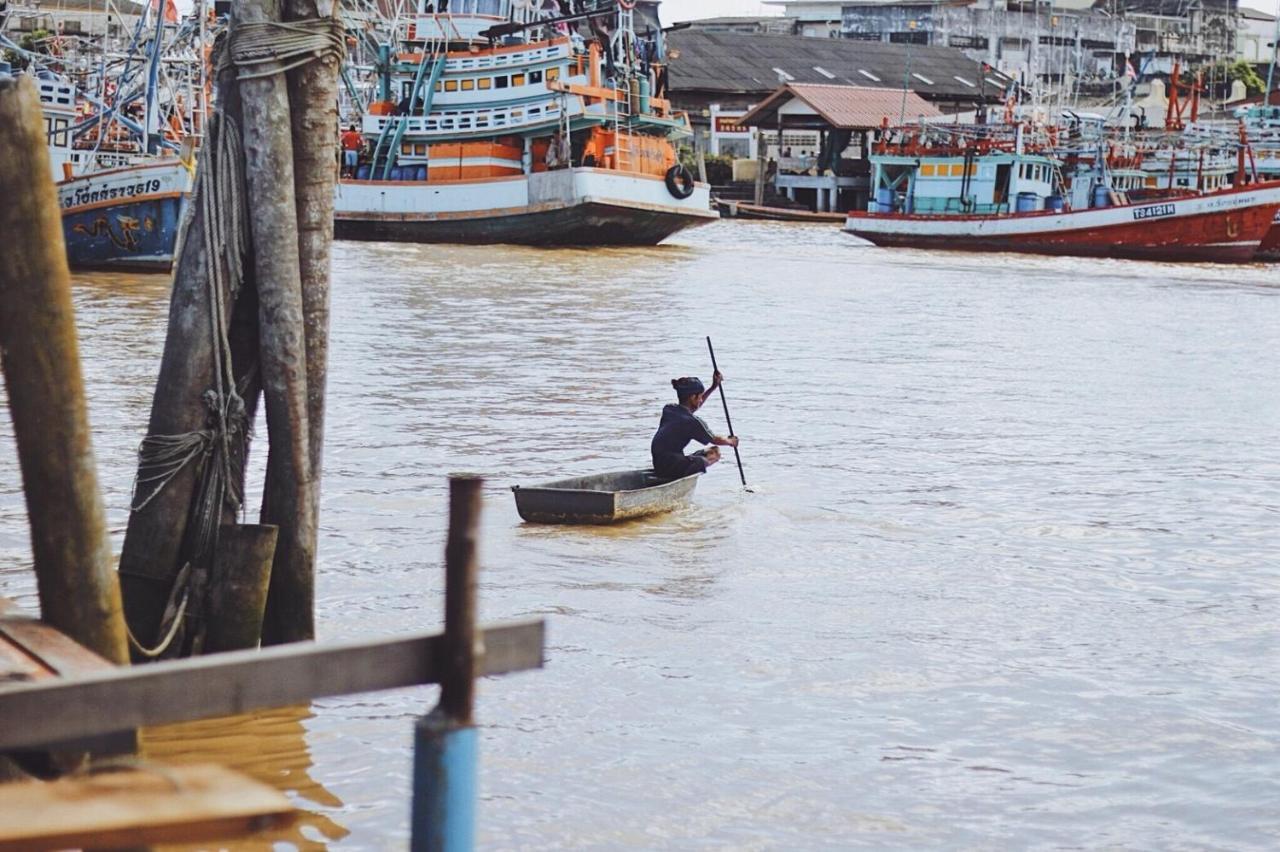 Rub Lom Chom Klong Homestay Чумфон Екстериор снимка